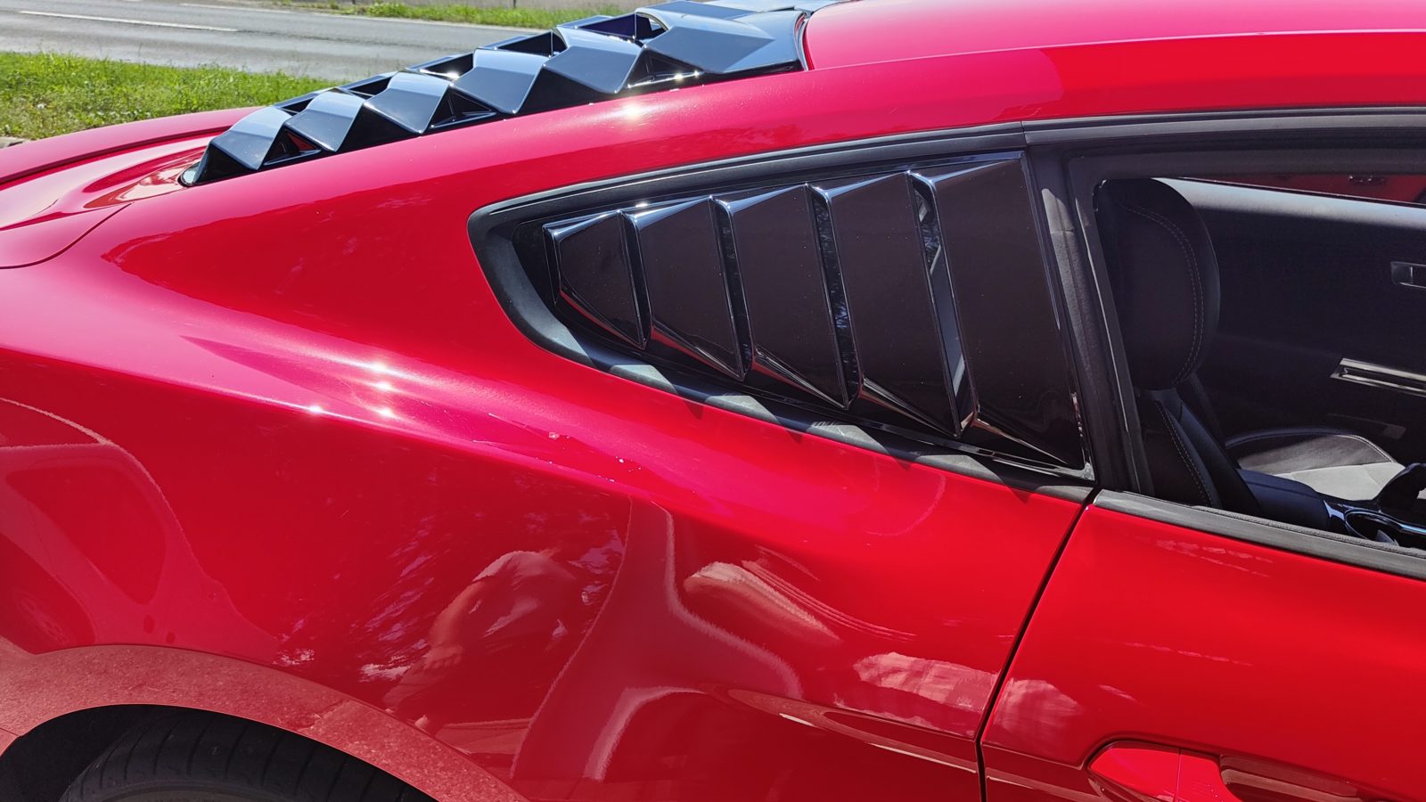 Quarter Window Louvers Gloss black Ford Mustang 2015-2023 – Image 2