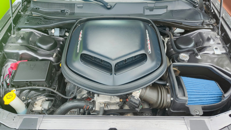 Dodge Challenger 6.4 SRT8